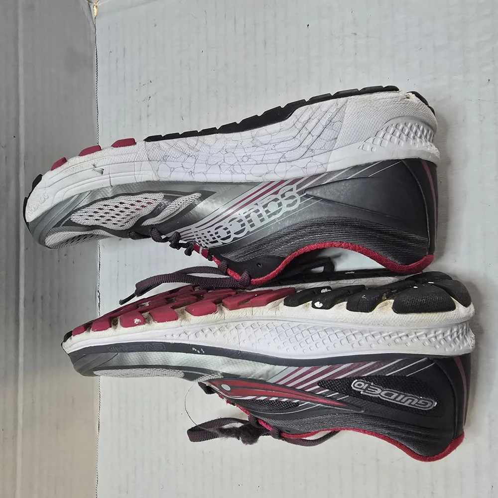 Saucony Black and White Athletic Shoes‎ for Performance